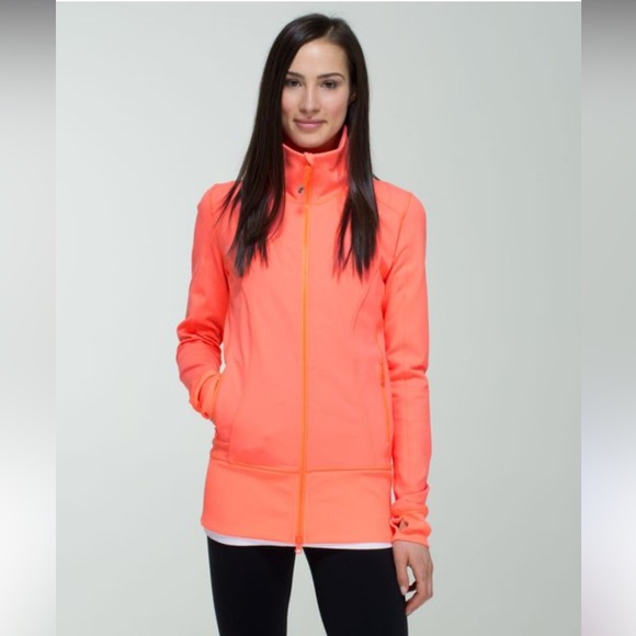Lululemon Nice Asana Jacket
Coral color Very Light Flare size 6 - Picture 14 of 15